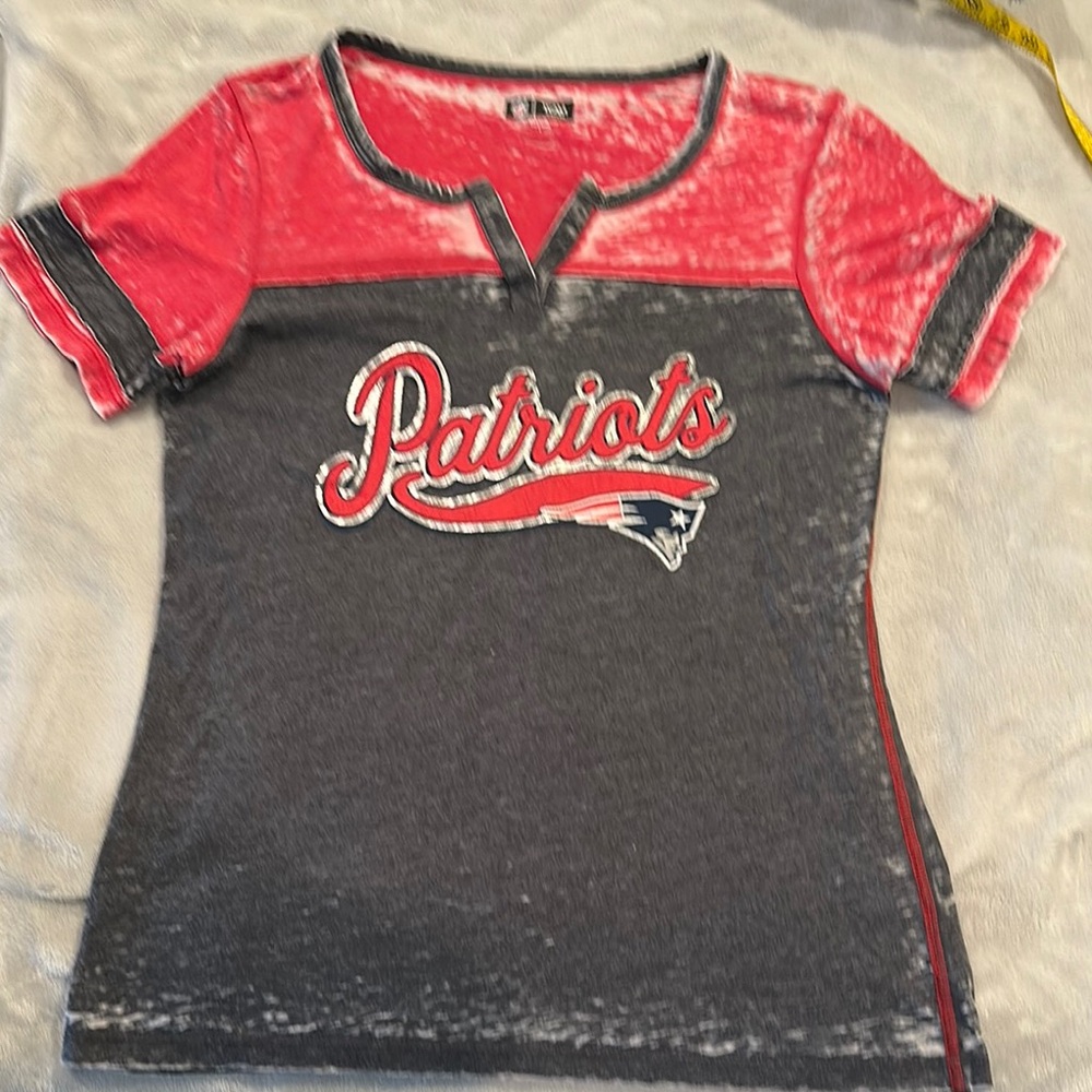 Patriots NFL Team Apparel Red and Gray Shirt